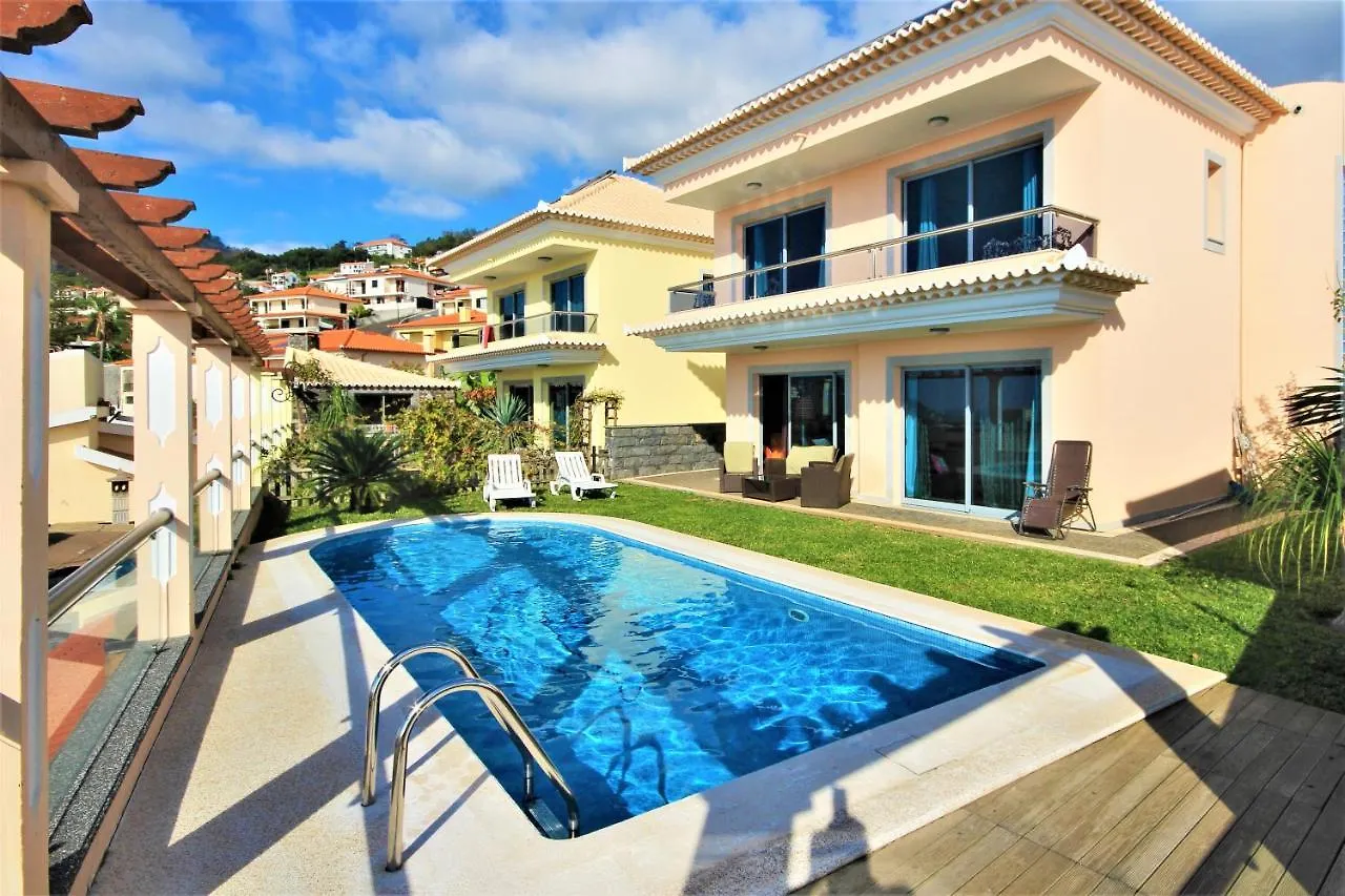 Villa Longueira